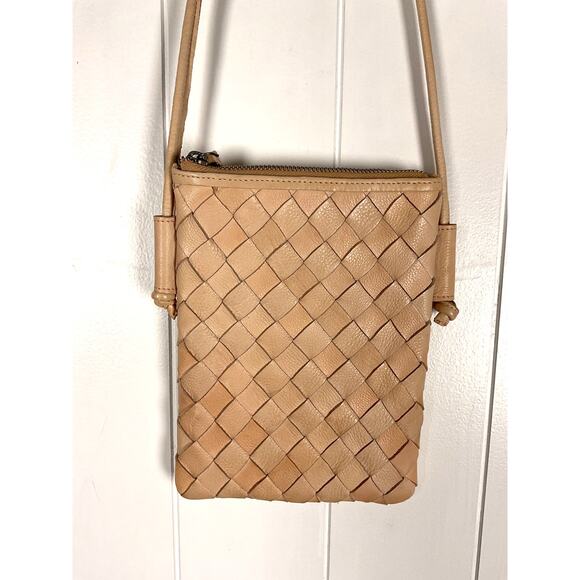 Latico Leathers Milly Leather Woven Crossbody in Tan Top Zipper Handbag - Picture 4 of 7